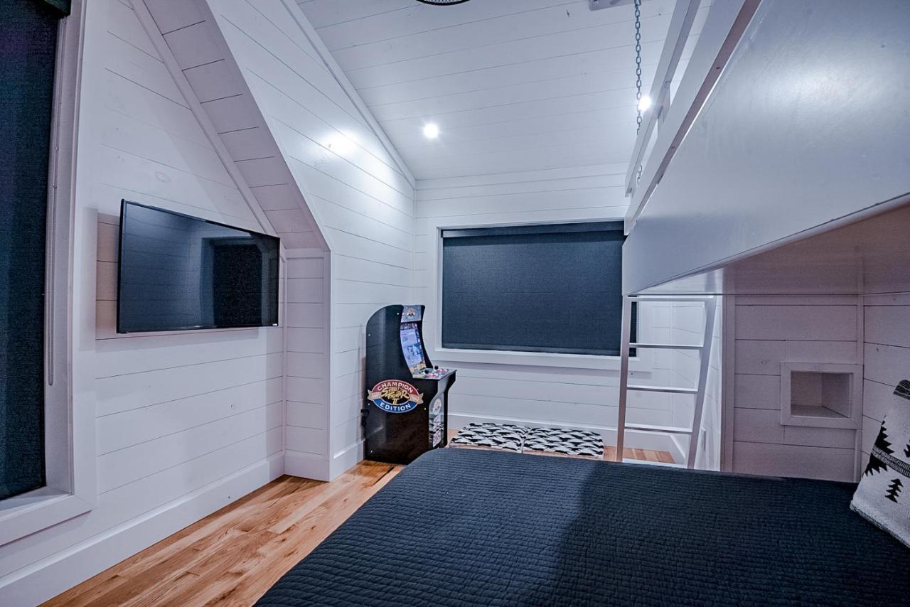 "The Barndo" 4Br Luxury Cabin, Hot Tub, Fire Pit, Bunks, Arcades, Playhouse! Broken Bow Exteriér fotografie