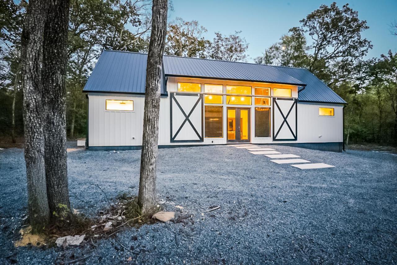 "The Barndo" 4Br Luxury Cabin, Hot Tub, Fire Pit, Bunks, Arcades, Playhouse! Broken Bow Exteriér fotografie